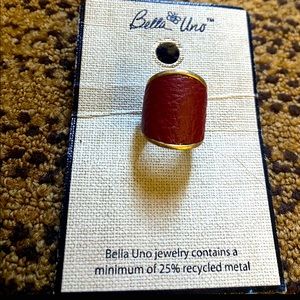 Bella uno gold leather ring